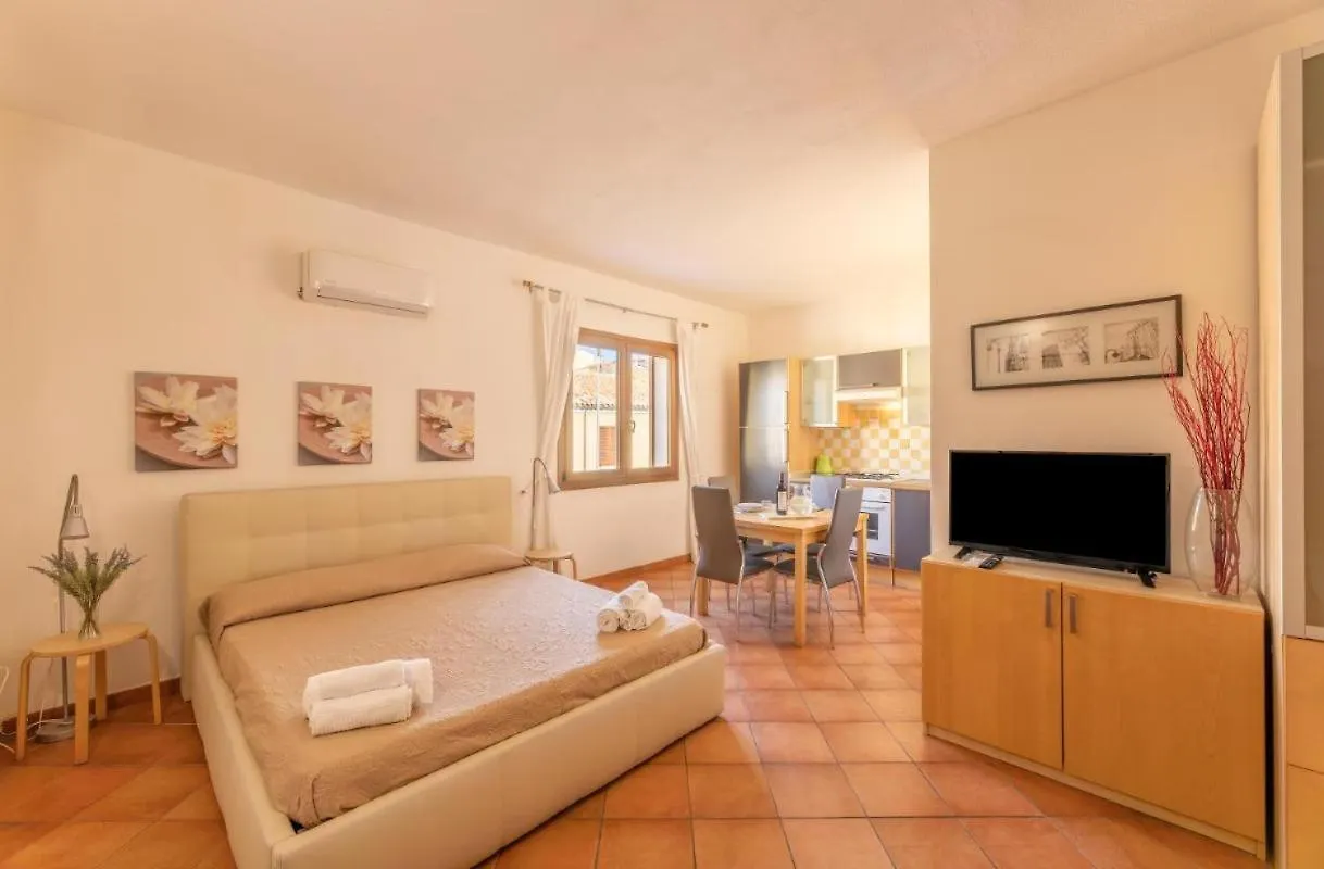 Relaxing Cristal Blu Studio Sleeps 4 Santa Teresa Gallura 0*,  Italy
