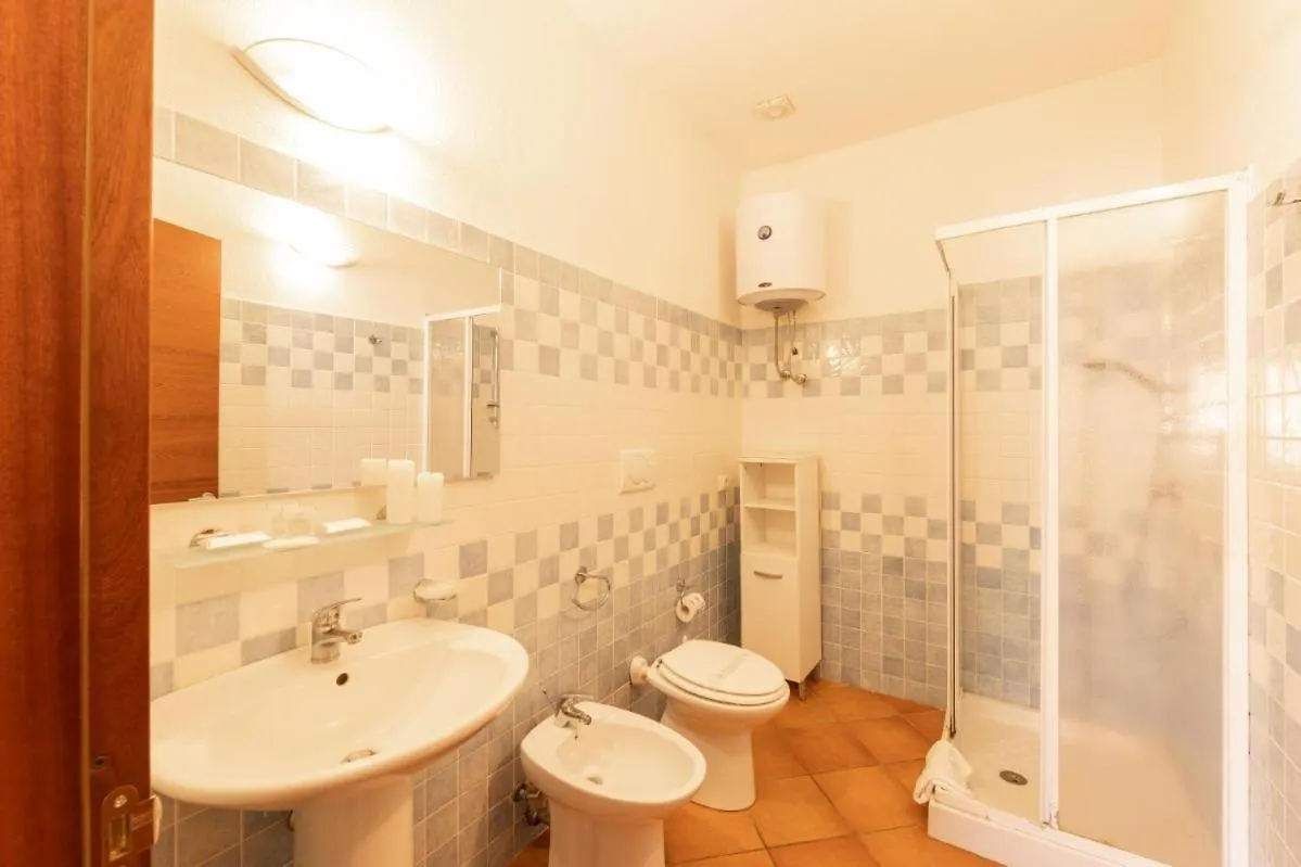 Relaxing Cristal Blu Studio Sleeps 4 Santa Teresa Gallura Apartment