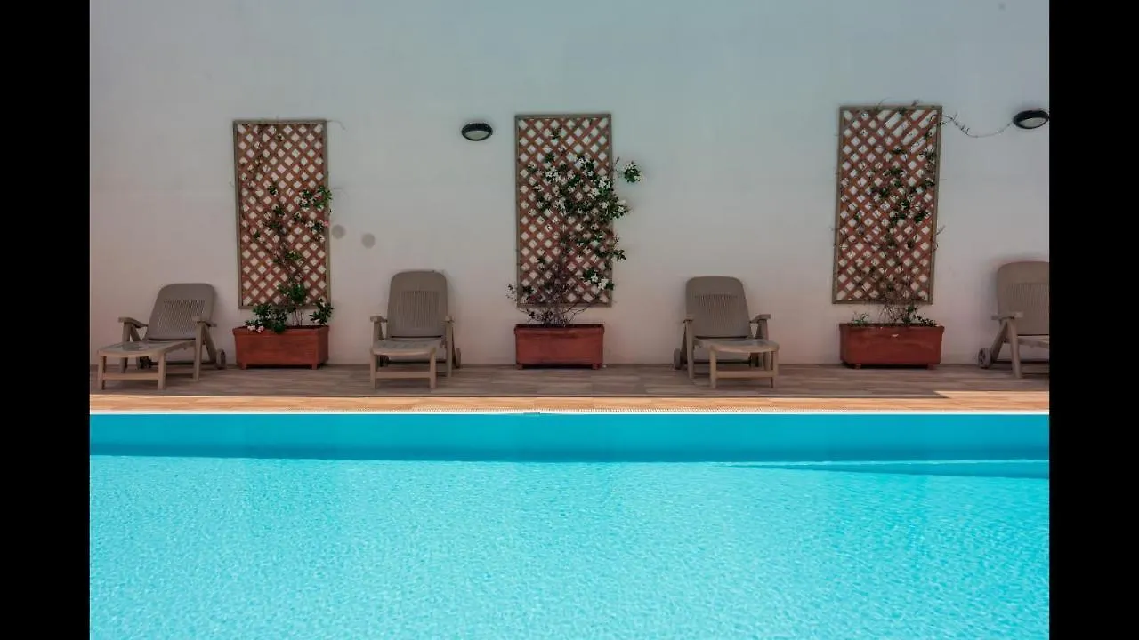 Relaxing Cristal Blu Studio Sleeps 4 Santa Teresa Gallura 0*,  Italy