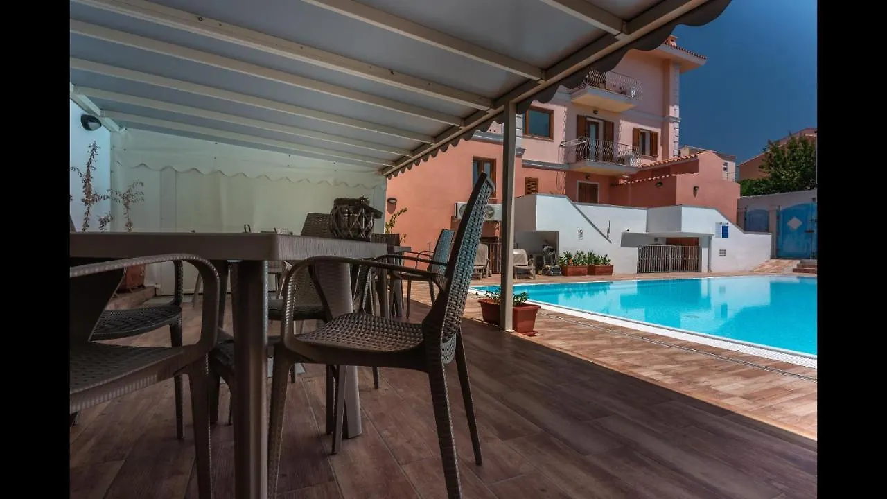 Relaxing Cristal Blu Studio Sleeps 4 Santa Teresa Gallura Apartment