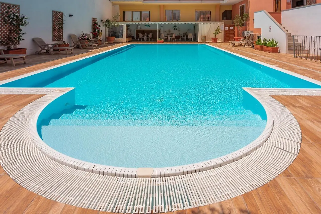 Apartment Relaxing Cristal Blu Studio Sleeps 4 Santa Teresa Gallura